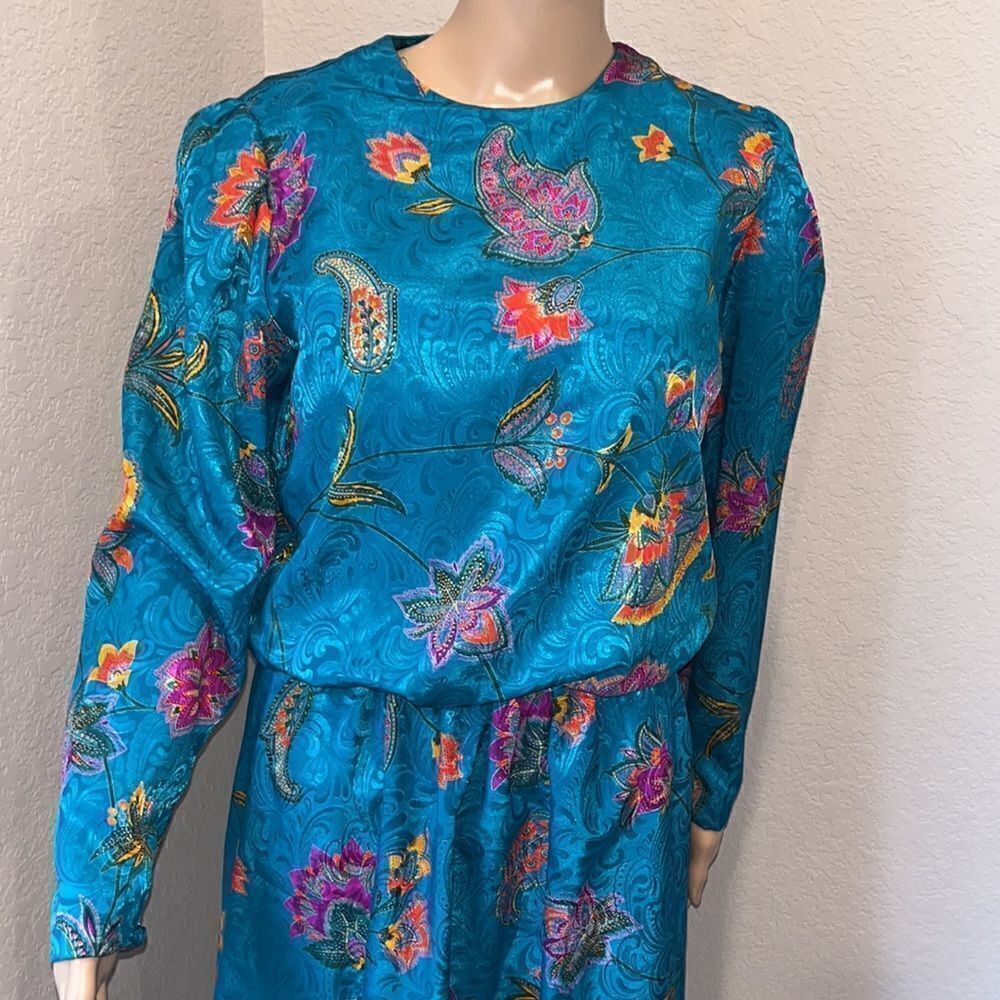 Vintage 70’s Lord&Taylor paisley print teal dress w/shoulder pads,elastic waist. - Picture 2 of 14